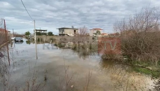 Përmbytjet në Vlorë, më shumë se 50 banesa në fshatin Nartë ndodhen nën ujë! Banorët kërkojnë ndihmën e autoriteteve