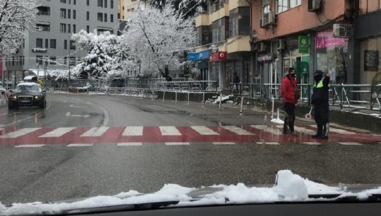 Stuhitë e dëborës, policia: Nuk do lejohet qarkullimi i mjeteve pa zinxhir