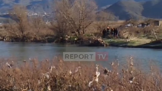 Makina ra në lumë në Lazarat, nxirren trupat e pajetë të elektricistëve të OSHEE