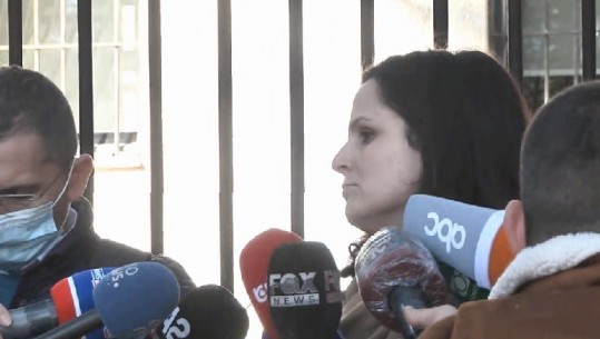 Flet avokatja e infermieres dhe sanitares që u liruan nga burgu: Vendimi i gjykatës dilte në konkluzionin se nuk kishin bashkëpunuar me Tire Alldervishin (VIDEO)