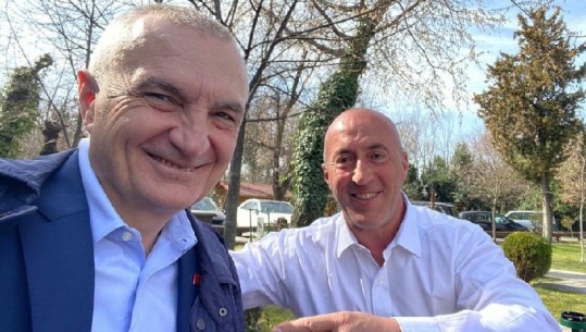 Të buzëqeshur pranë njeri tjetrit, Meta poston foto me Haradinajn: Sot me Ramushin, në këtë pranverë shqiptare