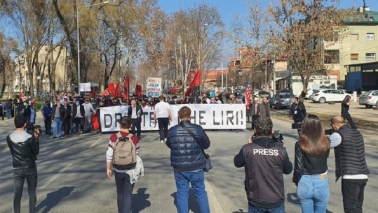 Shqiptarët në Maqedoninë e Veriut protestojnë për rastin ‘Monstra’ (PAMJET)