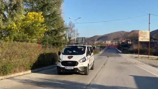Konflikt me sende të forta mes të rinjve në Elbasan, një i plagosur! Shoqërohen 5 persona