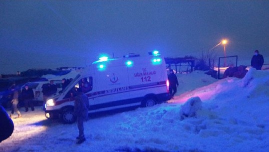 Rrëzohet një helikopter ushtarak në Turqi, humbin jetën 9 persona
