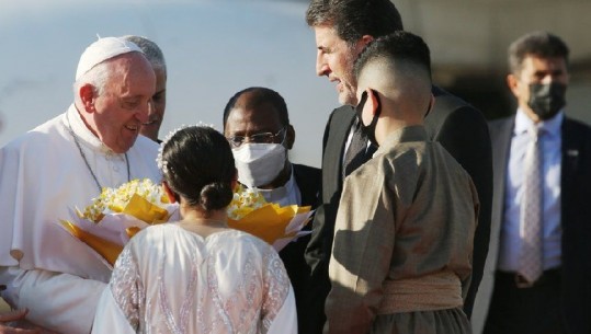 Papa Françesku në Irak: Mosuli është dëshmi e gjallë e asaj që mund të shkaktojë lufta (VIDEO)