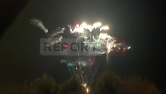 Dita e Verës në pandemi, Elbasanit dhuron spektakël fishekzjarrësh  
