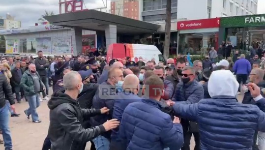 Përplasje fizike në Elbasan! Militantë të PD të organizuar thërrasin 'Rama ik', reagojnë socialistët! Rama: Turma ulëritëse me flamuj partie si 100 kopje të Ilir Metës! Basha: Ishin bandat e tij