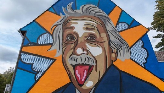 Përse Ajnshtajni nxjerr gjuhën? Shpjegimi i fotos ikonike 
