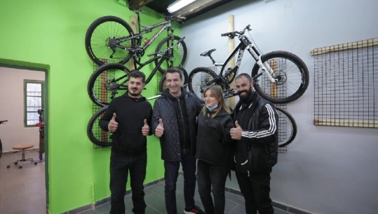 'Të flisje për biçikletat para 6 vitesh në Tiranë ishte tabu', Veliaj: Korsitë e dedikuara kanë shtuar përdoruesit e tyre (VIDEO)