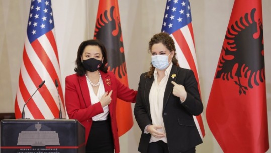 Kim: 30 vite më parë Shqipëria ishte Koreja e Veriut e Europës, sot aleate e palëkundur! Xhaçka: Pa SHBA , reforma në drejtësi e pamundur