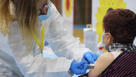 Komiteti Kombëtar i Imunizimit merr vendimin: Të vijojë procesi i vaksinimit me AstraZenecën