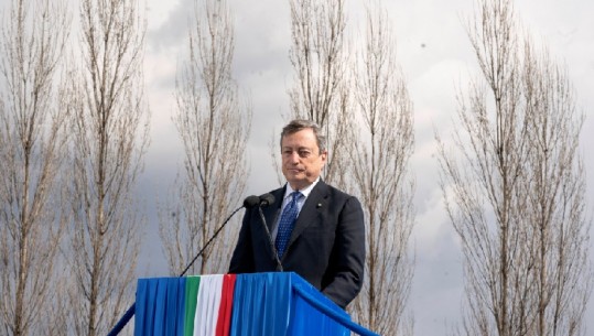 Në nder të viktimave nga COVID-19, kryeministri Draghi viziton Bergamo, ‘Wuhanin e Italisë’: Ky vend është simbol i dhimbjes për të gjithë kombin