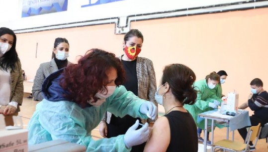 Vaksinohen mbi 6 mijë mësues, Manastirliu: Pas vendimit të EMA-s, është rritur pranueshmëria për AstraZenecën