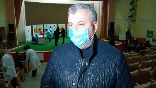 Vijon vaksinimi i bluzave të bardha të Kosovës në Kukës, Halili: Do vaksinohen 500 vetë! Mjekët: S’kisha fare shqetësime! Do bëjmë dozën e dytë