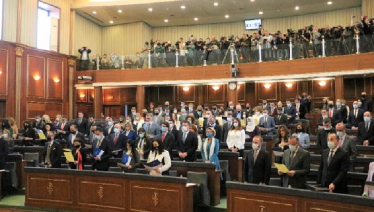 Kuvendi i Kosovës rimblidhet në orën 17:00, votohet për kabinetin e ri të Qeverisë