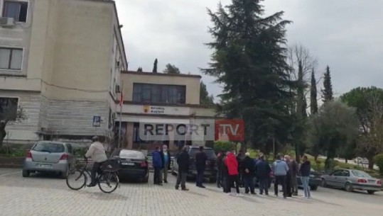 Kuçovë, banorët në protestë për ujësjellësin: Do na thajë burimin e Sinecit, ajo është jeta dhe buka jonë! Ka vlera turistike (VIDEO)