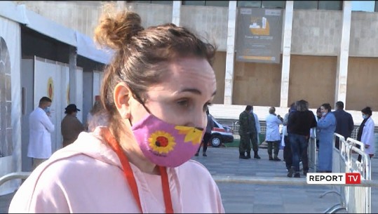 Specialistja e ISHP, Iria Preza: Deri tani në sheshin 'Skënderbej' janë vaksinuar mbi 1500 persona! Sinovac është e sigurt