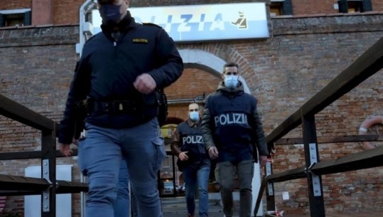 Venecia / Arrestohen  13 shqiptarë trafikonin dhe shisnin kokainë në qendrën historike të qytetit