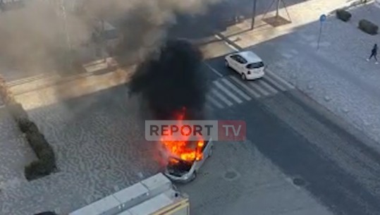 Makina përfshihet në flakë në ecje në Vlorë (VIDEO)