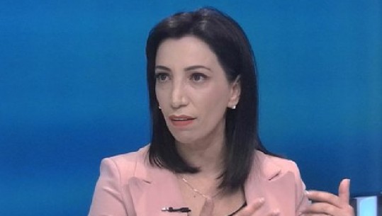 ‘I kemi rikthyer dinjitetin mësuesve’, Kushi: Brenda mandatit të tretë i rrisin sërish pagat, këtë herë me 40%