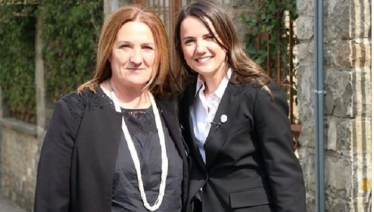 Zgjedhjet e 25 prillit/ Rudina Hajdari takohet rastësisht me kandidaten rivale të PD-së në Elbasan: Gara jonë nuk është garë muskujsh, por garë idesh
