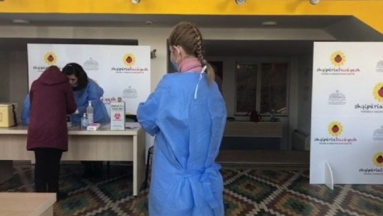Sot dita e dytë e vaksinimit të policëve në Korçë, 170 efektivë kanë marrë dozat e para