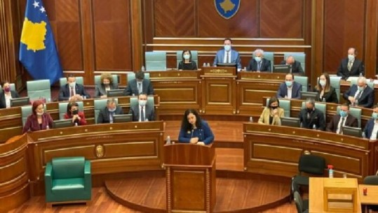 U zgjodh presidente, fjalët e para të Vjosa Osmanit: Nder i madh për mua, është ditë e Kosovës, zgjedhjet dëshmi se vullneti juaj po përmbushet