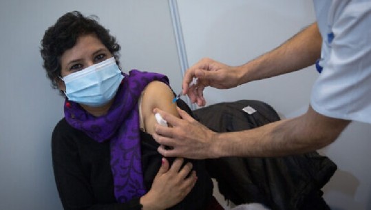 Muzetë në Britaninë e Madhe dhe Itali i bashkohen ‘luftës’ me COVID-19, shndërrohen në qendra vaksinimi masiv 