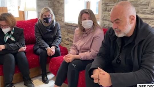 Rama: Kufinjtë me Kosovën do të qendrojnë të hapura edhe pse ata nuk bënë kujdes gjatë fushatës! Në maj do të fillojë vaksinimi masiv për gjithë infrastrukturën e hotelerisë