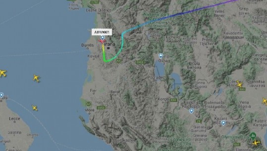 FOTOLAJM/ Pas gati 40 orësh pezullim, ulet avioni i parë në Rinas