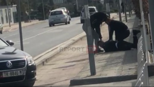 Policë të veshur civil dhe me makinë private, momenti kur shtrijnë përtokë dhe arrestojnë një prej grabitësve të vilave luksoze (VIDEO)