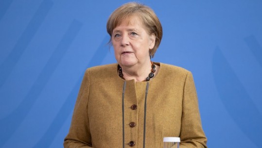 Angela Merkel pritet të vaksinohet sot kundër COVID me “AstraZeneca”