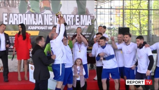Përfundon kampionati i minifutbollit shqiptar te fushat e ‘Ali Demit’, ndahen 3 çmime