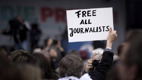 Gazetarët pa Kufi: Liria e shtypit nën presion gjatë pandemisë! Shqipëria përmirësohet me një pozicion, Kosova bie 8 ! 