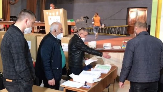 Disa orë para zgjedhjeve, përfundon shpërndarja e materialeve zgjedhore në Kukës, Lezhë dhe Himarë