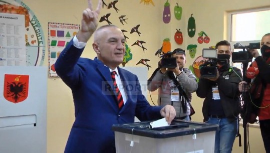 Voton edhe Presidenti Ilir Meta: Për Kushtetutën, për Shqipërinë në Evropë! Të gjithë drejt kutive të votimit (VIDEO)