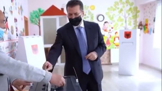 Voton kandidati i PD-AN, Mediu: Merrni fatin tuaj në dorë, vota e vetmja rrugë për të rikthyer Shqipërinë te shqiptarët 