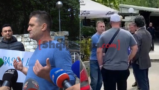 Ish kreu i PD në Kukës, Ibsen Elezi protestë para selisë blu: Basha të largohet, PD është shtëpia e demokratëve (VIDEO)