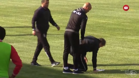 Incidente në Laç, tifozët në tribunë godasin në kokë trajnerin e Partizanit (VIDEO)