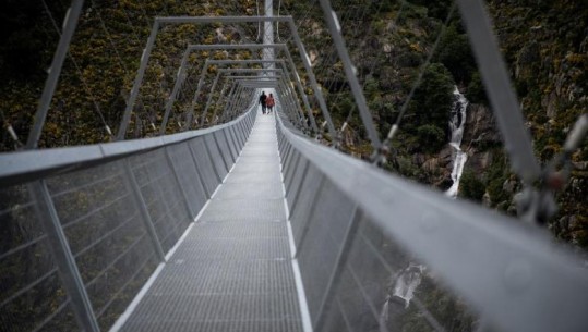 E ‘fshehur’ mes gjelbërimit dhe natyrës krijohet ura më e gjatë në botë në Portugali