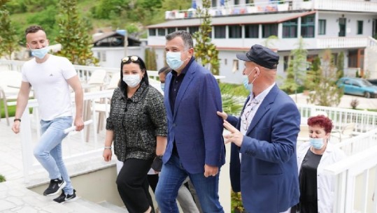 Vaksinohen stafet e hoteleve në Llixhat e Elbasanit, inspekton Balla: Garantojmë më shumë vizitorë