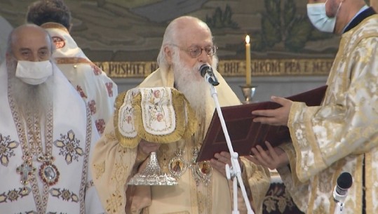 Pashkët ortodokse, Kryepeshkopi Janullatos: Gjithmonë me shëndet (VIDEO)
