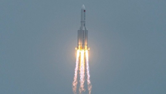 Raketa 21 tonësh në hapësirë del jashtë kontrollit! Frikë se pjesë të mëdha të saj mund të bien mbi New York, Madrid dhe Pekin