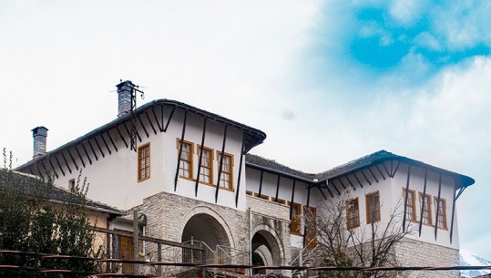 Mbyllet shtëpia e Kadaresë në Gjirokastër, do i nënshtrohet rikonstruksionit për t'u kthyer në muze! Gati në shkurt të 2022 (VIDEO)
