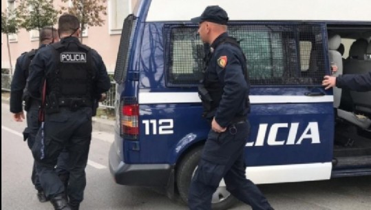 Dhunoi bashkëshorten, arrestohet 42-vjeçari në Tiranë