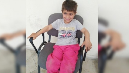 U gjet i vetëm dje në mes të rrugës në Tiranë, fëmija i dorëzohet familjes