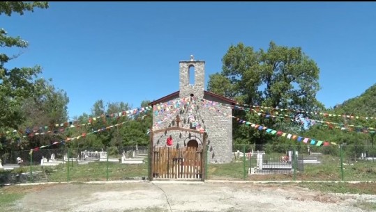 Restaurohet kisha historike e 'Shën Vlashit' në Skuraj, kontribuan edhe qytetarë të besimit mysliman