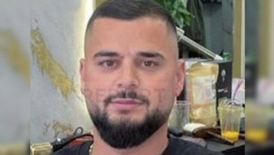 Vetëdorëzohet në polici autori i vrasjes së 27-vjeçarit në Tiranë dhe një nga autorët e shpallur në kërkim
