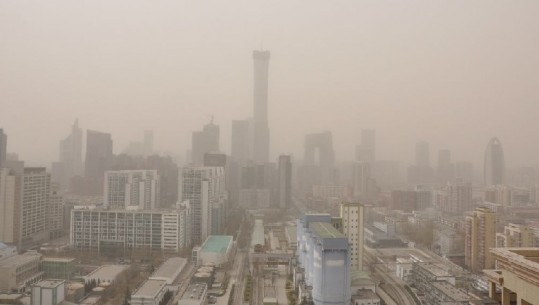 Banka Botërore: Më shumë se 2 mijë shqiptarë humbën jetën nga ndotja e ajrit më 2019, Shqipëria me nivelet më të ulëta në Rajon