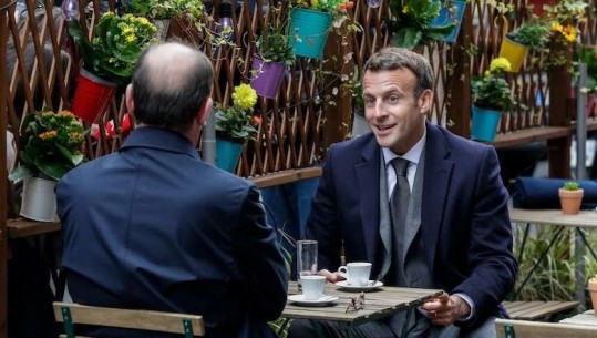 Lehtësohen masat anti-COVID, hapen bare dhe restorante në Francë! Macron dhe Castex shijojnë kafen e parë në shoqërinë e njeri-tjetrit 